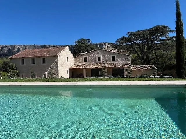 Le Mas Aux Cedres - Teritoria Lioux Bed & Breakfast