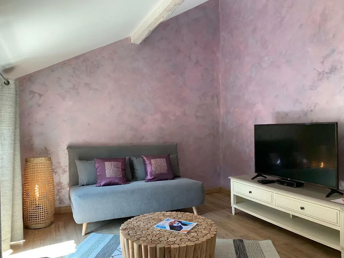 Le Mas Aux Cedres - Teritoria Lioux Bed & Breakfast